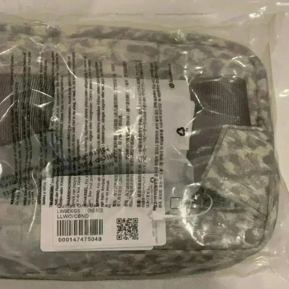 Lululemon  Quilted Grid belt bag - Picture 4 of 4